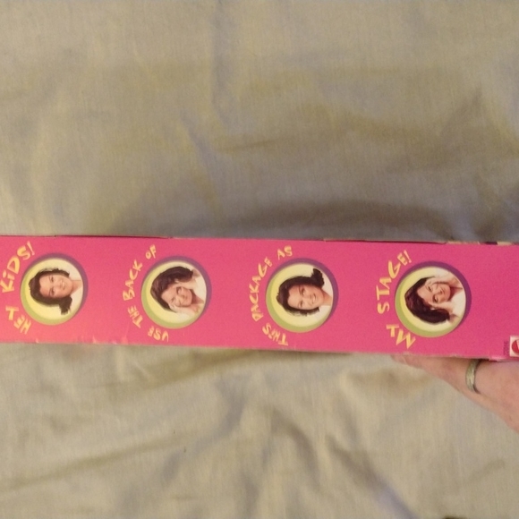 Rosie O'Donnell Friend of Barbie Collectible Doll COPY - Picture 4 of 5